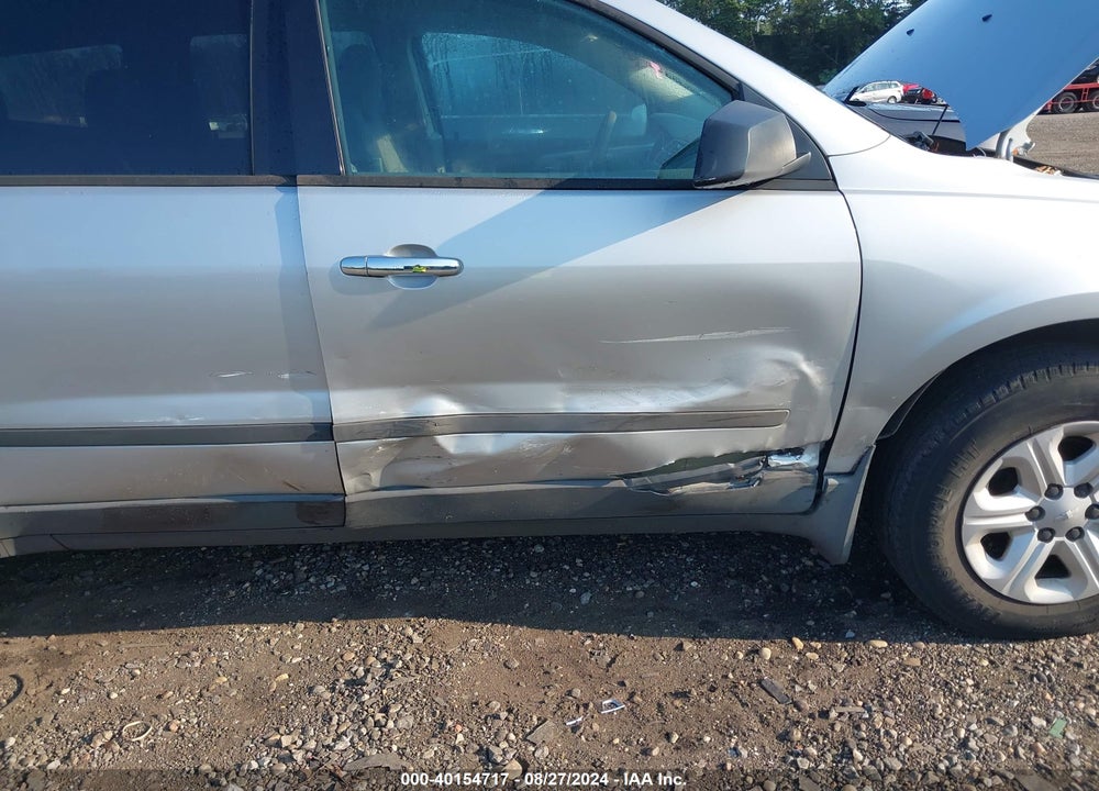 2011 CHEVROLET TRAVERSE LS VIN: 1GNKRFED3BJ405190