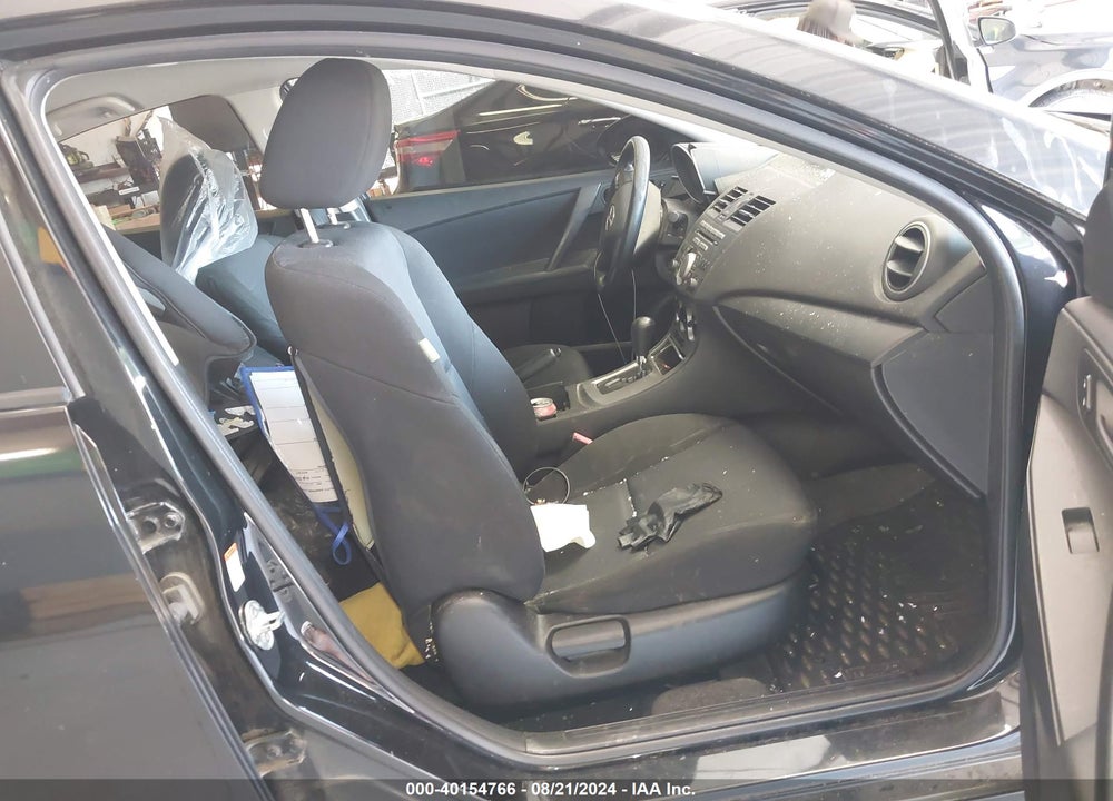 2011 MAZDA 3 I SPORT VIN: JM1BL1UGXB1494037