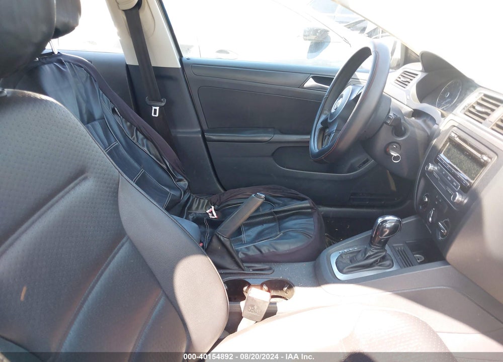 2014 VOLKSWAGEN JETTA 1.8T SE VIN: 3VWD17AJ2EM282786
