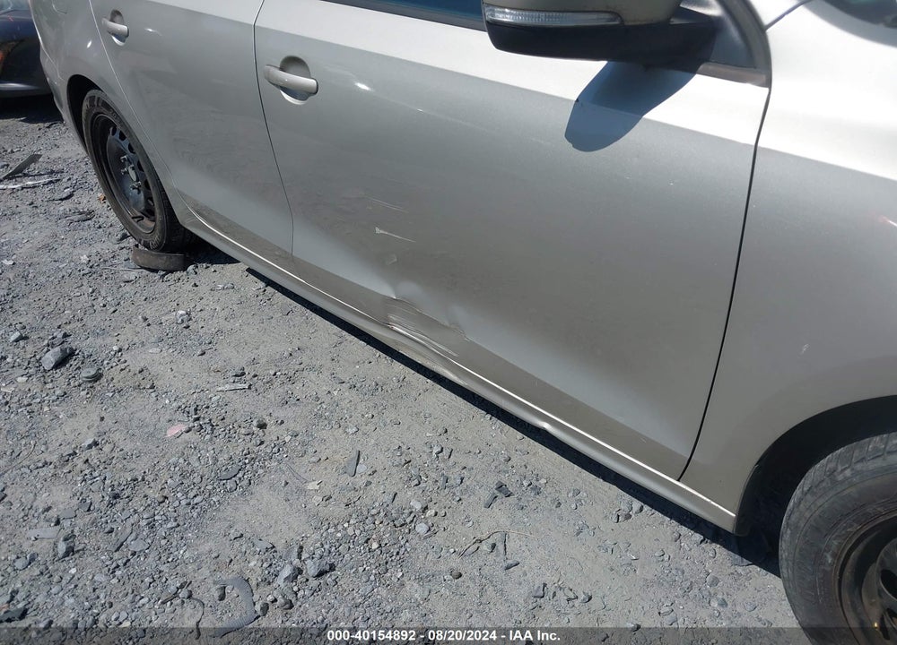 2014 VOLKSWAGEN JETTA 1.8T SE VIN: 3VWD17AJ2EM282786