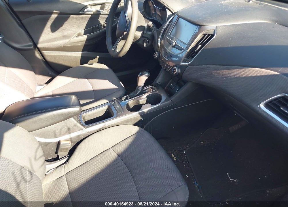 2018 CHEVROLET CRUZE LT AUTO VIN: 1G1BE5SM5J7205080