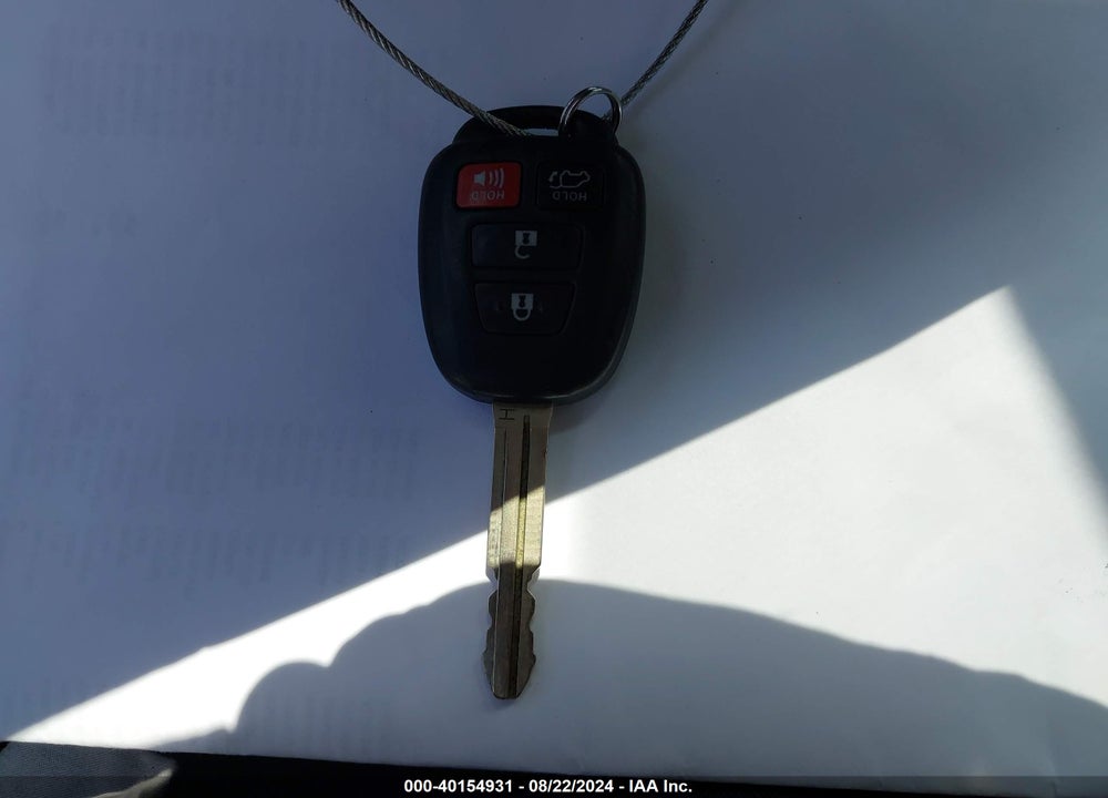 2017 TOYOTA RAV4 XLE VIN: JTMWFREV5HJ105799