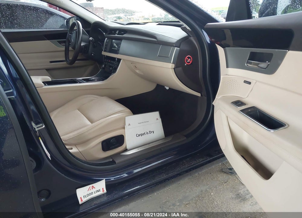 2016 JAGUAR XF 35T PRESTIGE VIN: SAJBE4BV8GCY18726