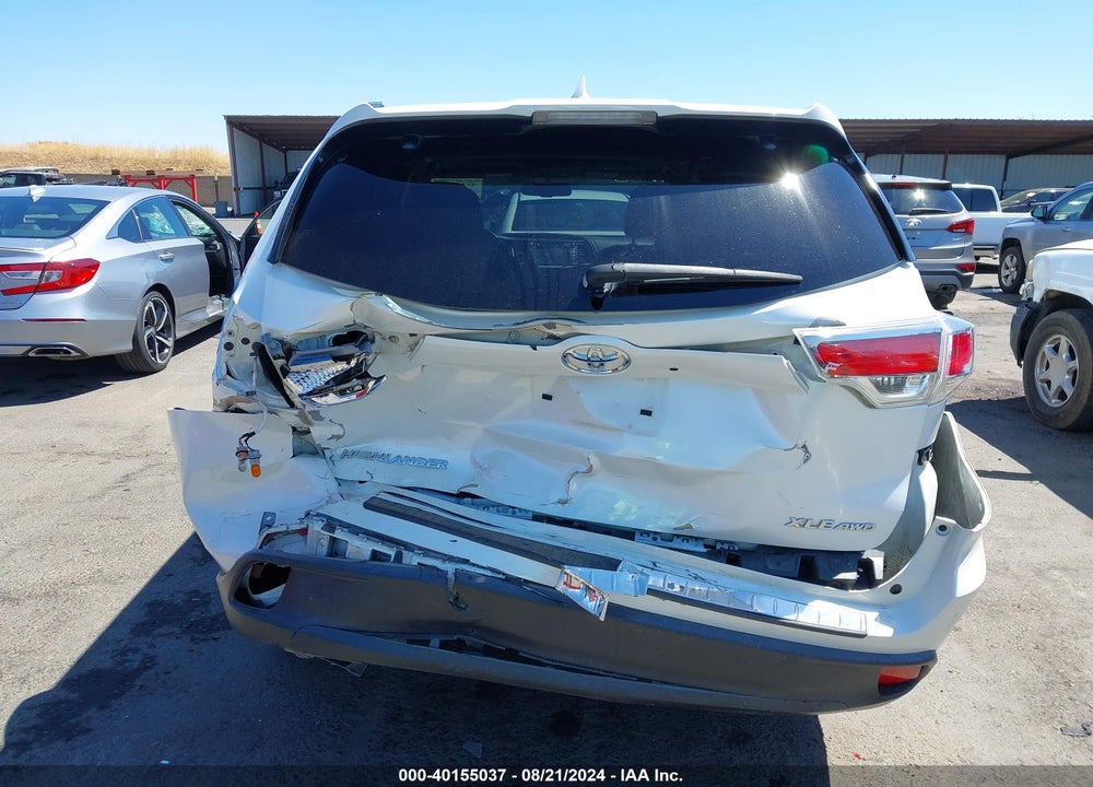 2014 TOYOTA HIGHLANDER XLE V6 VIN: 5TDJKRFH8ES004835