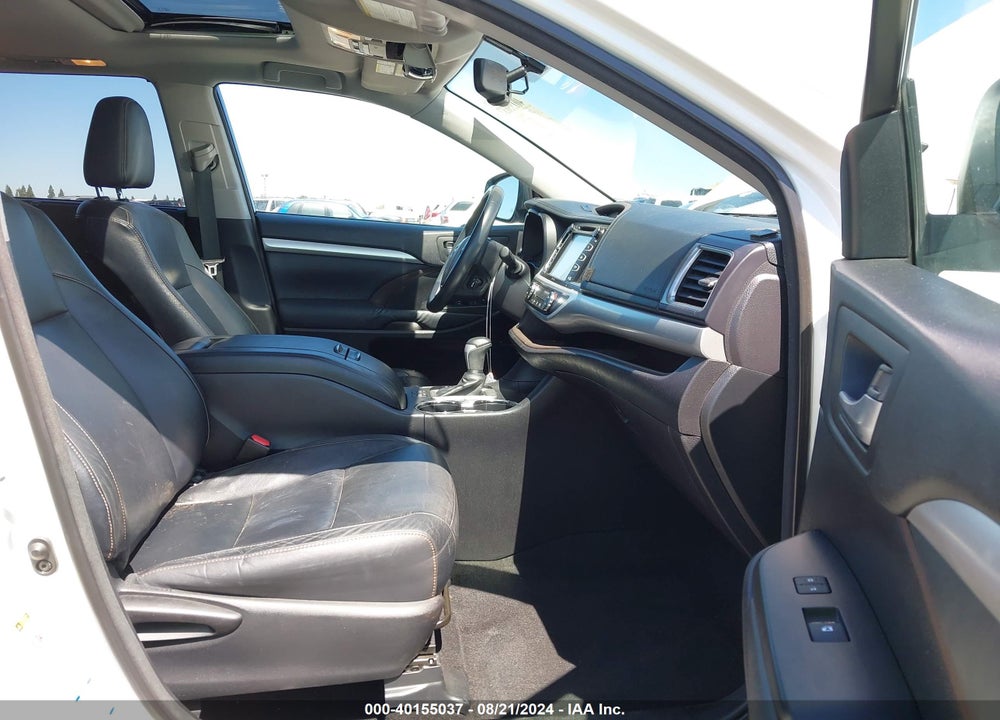 2014 TOYOTA HIGHLANDER XLE V6 VIN: 5TDJKRFH8ES004835