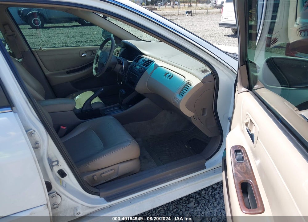 2002 HONDA ACCORD 3.0 EX VIN: 1HGCG16522A043061