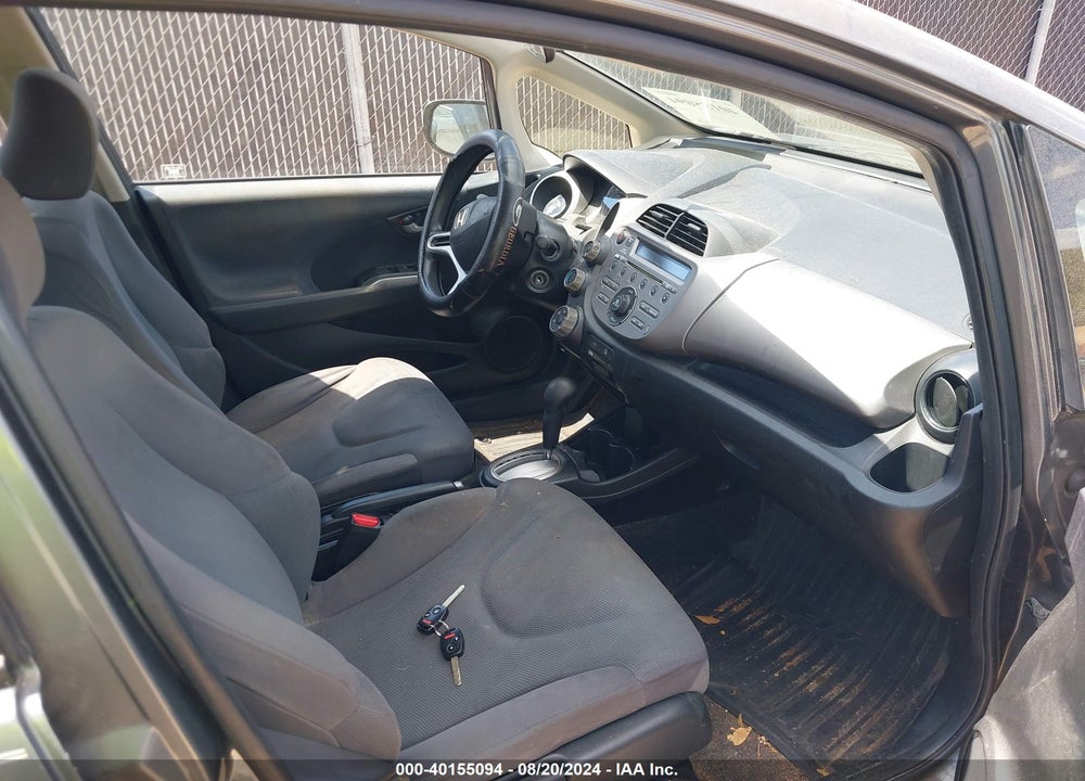 2012 HONDA FIT VIN: JHMGE8H32CS007505