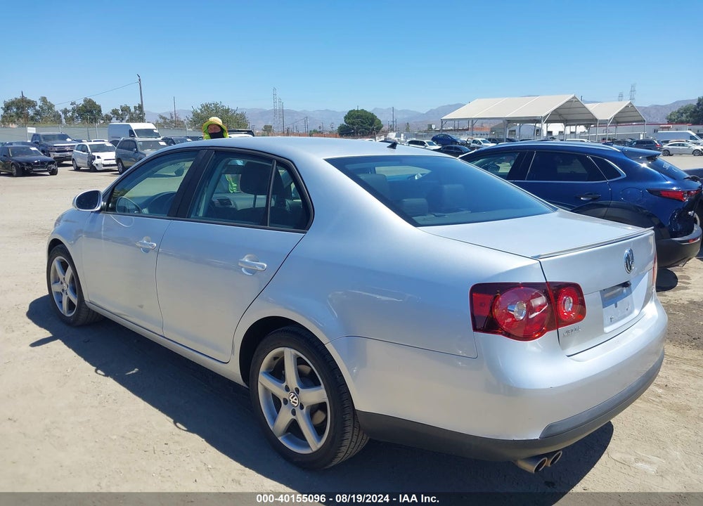 2010 VOLKSWAGEN JETTA LIMITED EDITION VIN: 3VWAZ7AJXAM095477