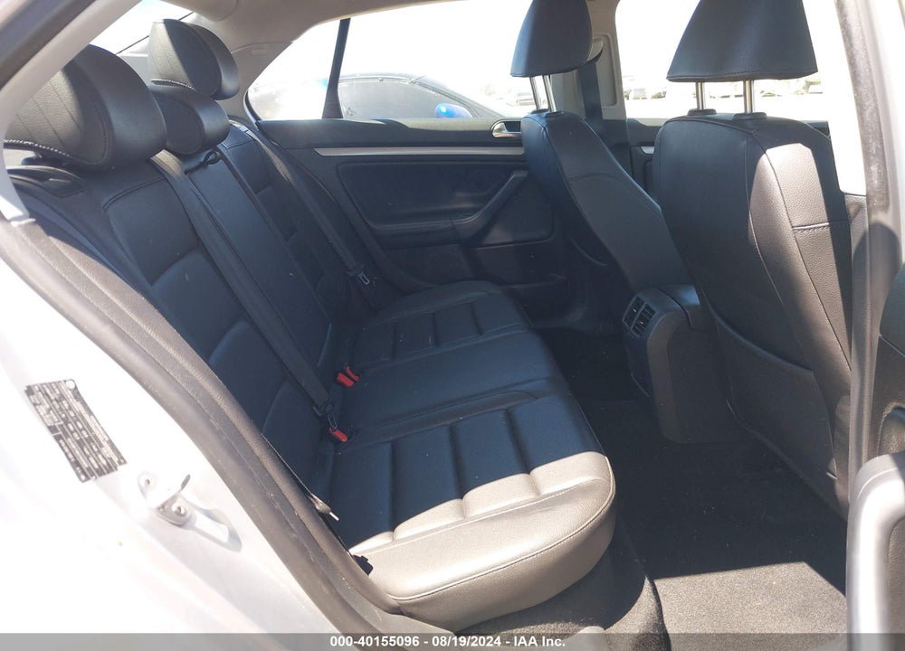 2010 VOLKSWAGEN JETTA LIMITED EDITION VIN: 3VWAZ7AJXAM095477
