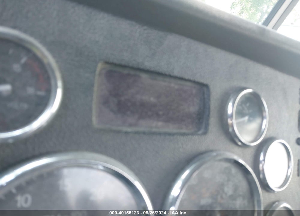 2019 PETERBILT 389 VIN: 1XPXD40X2KD262281