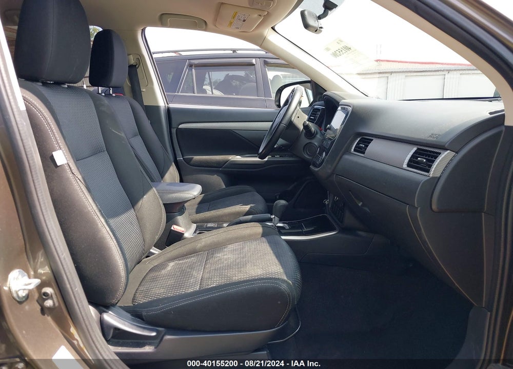 2017 MITSUBISHI OUTLANDER SE/SEL VIN: JA4AD3A32HZ010338
