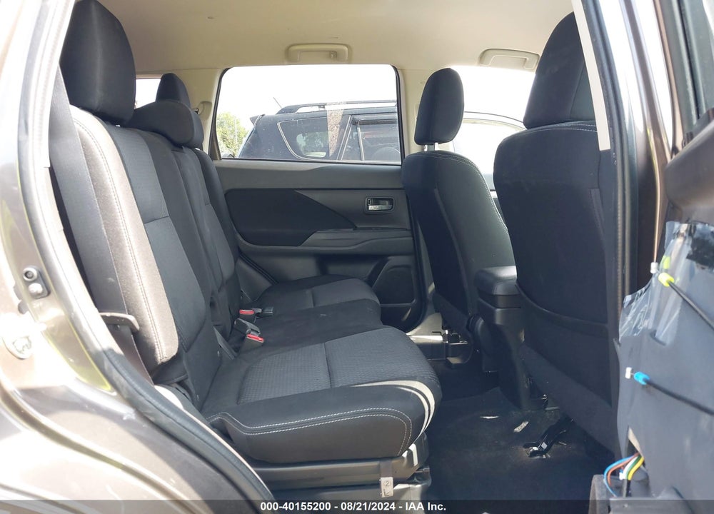 2017 MITSUBISHI OUTLANDER SE/SEL VIN: JA4AD3A32HZ010338