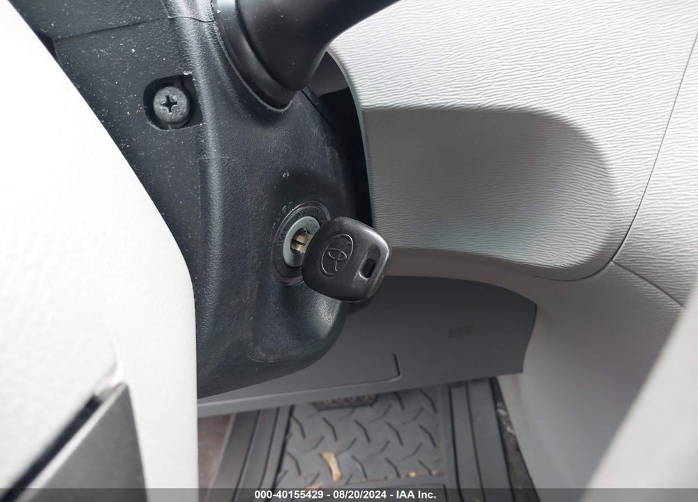 2011 TOYOTA SIENNA LE V6/LE V6 AUTO ACCESS SEAT VIN: 5TDKK3DC5BS121955