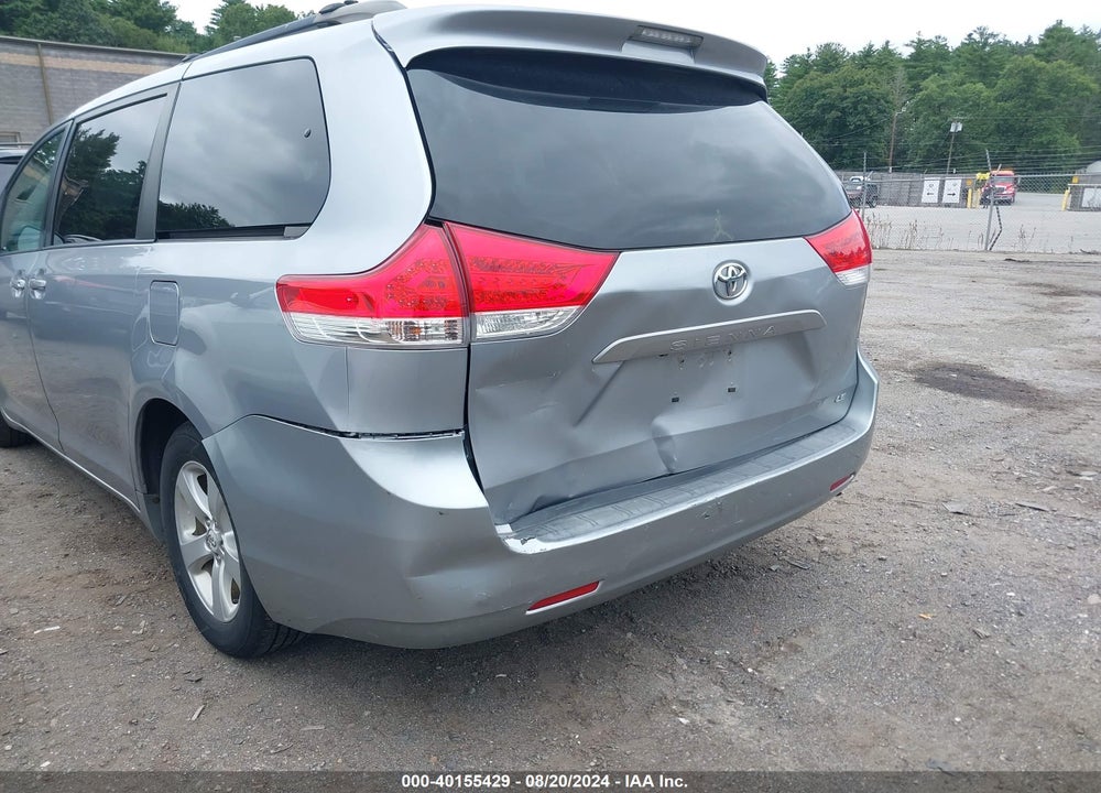 2011 TOYOTA SIENNA LE V6/LE V6 AUTO ACCESS SEAT VIN: 5TDKK3DC5BS121955
