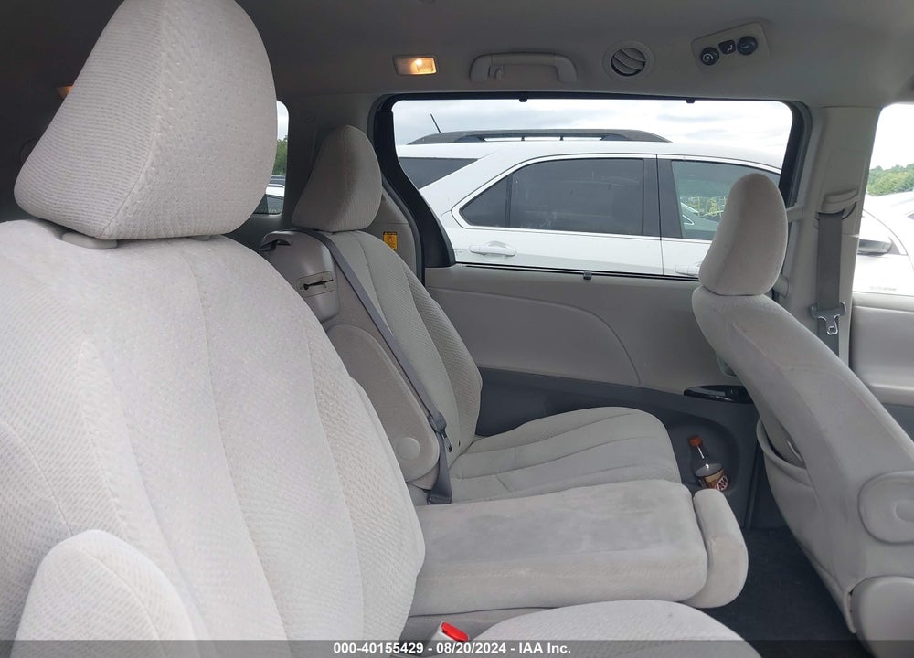 2011 TOYOTA SIENNA LE V6/LE V6 AUTO ACCESS SEAT VIN: 5TDKK3DC5BS121955