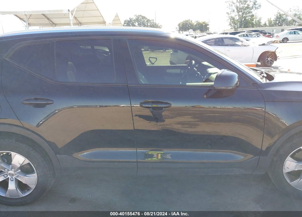 2021 VOLVO XC40 T5 MOMENTUM VIN: YV4162UK9M2532932