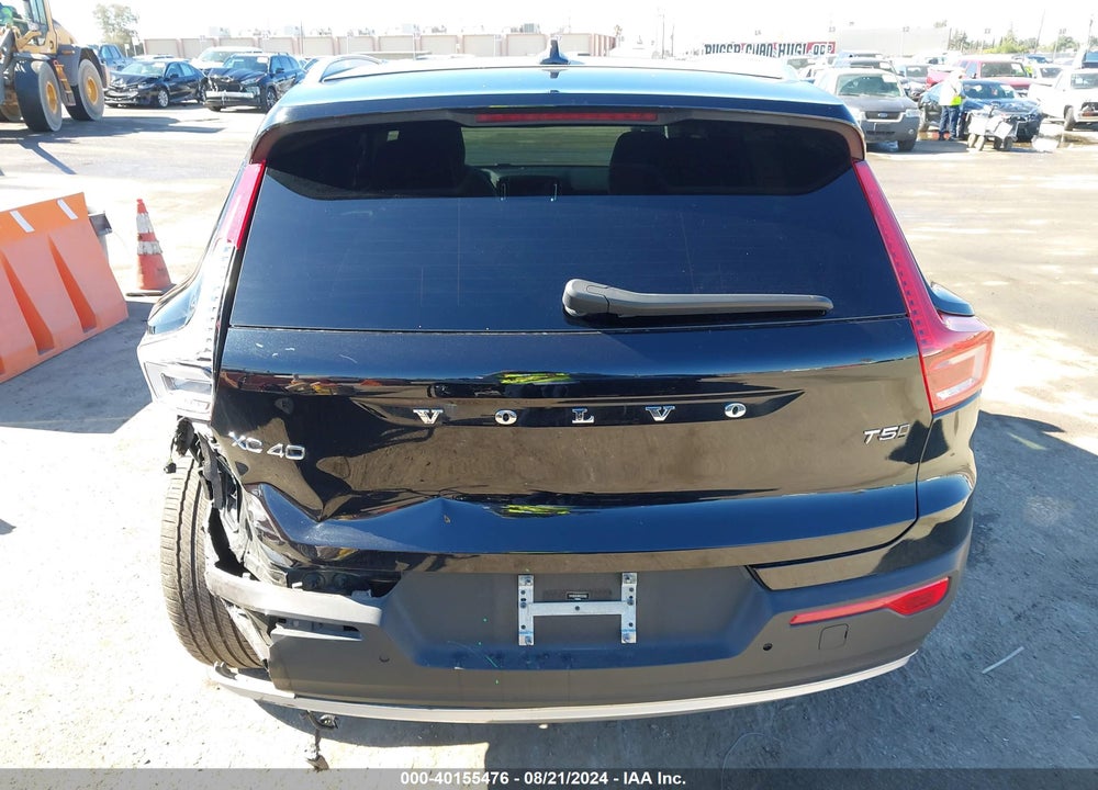 2021 VOLVO XC40 T5 MOMENTUM VIN: YV4162UK9M2532932