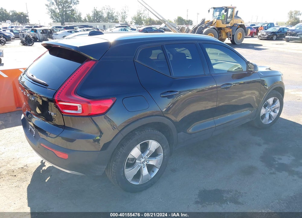 2021 VOLVO XC40 T5 MOMENTUM VIN: YV4162UK9M2532932
