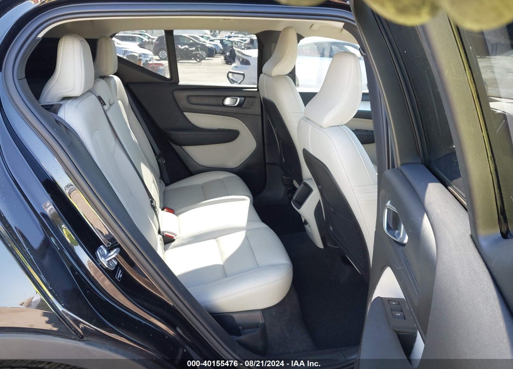 2021 VOLVO XC40 T5 MOMENTUM VIN: YV4162UK9M2532932