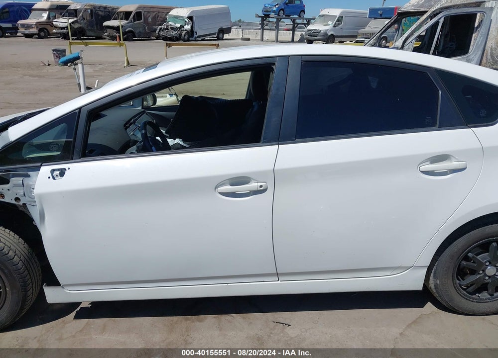 2013 TOYOTA PRIUS FOUR VIN: JTDKN3DU0D5689037