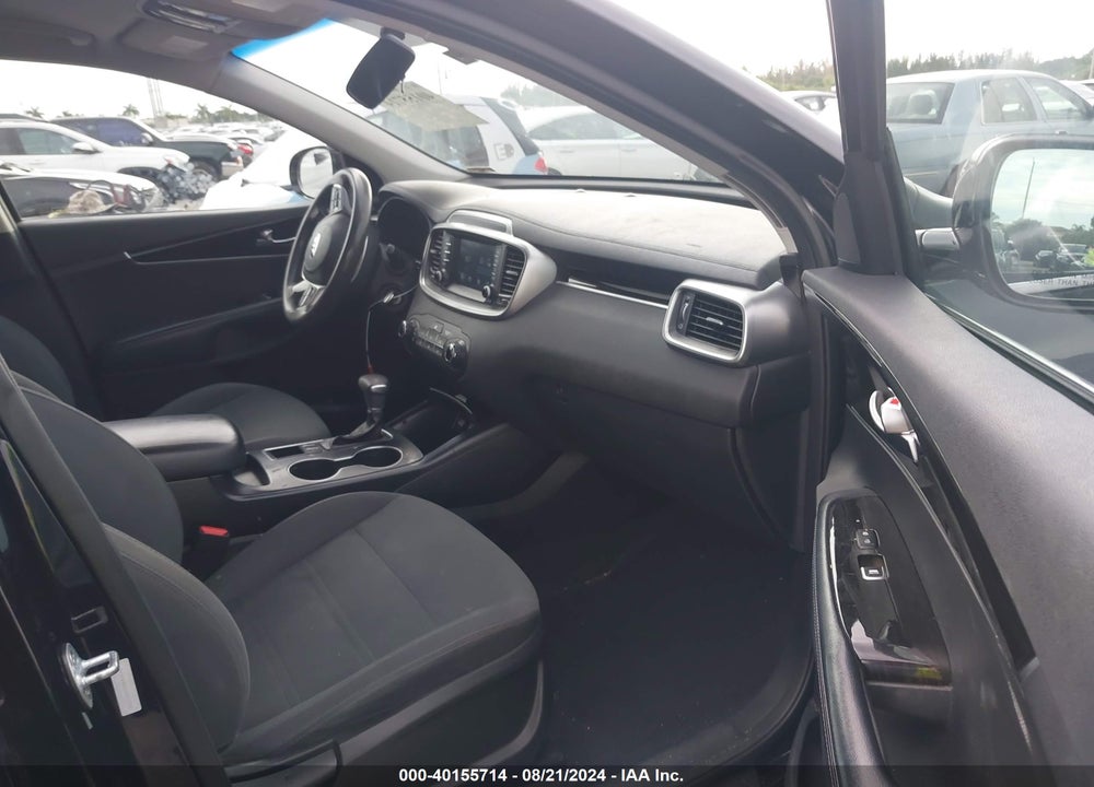 2019 KIA SORENTO 2.4L LX VIN: 5XYPG4A31KG512762