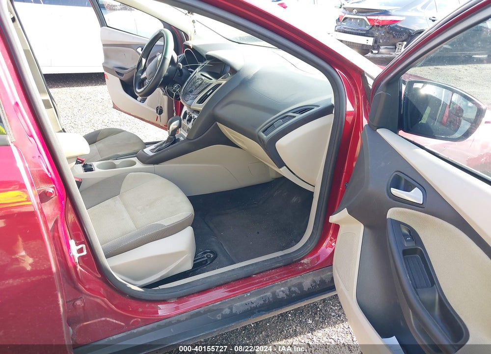 2014 FORD FOCUS SE VIN: 1FADP3K2XEL444303