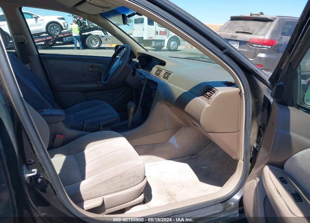 2001 TOYOTA CAMRY LE VIN: JT2BG22K210539230