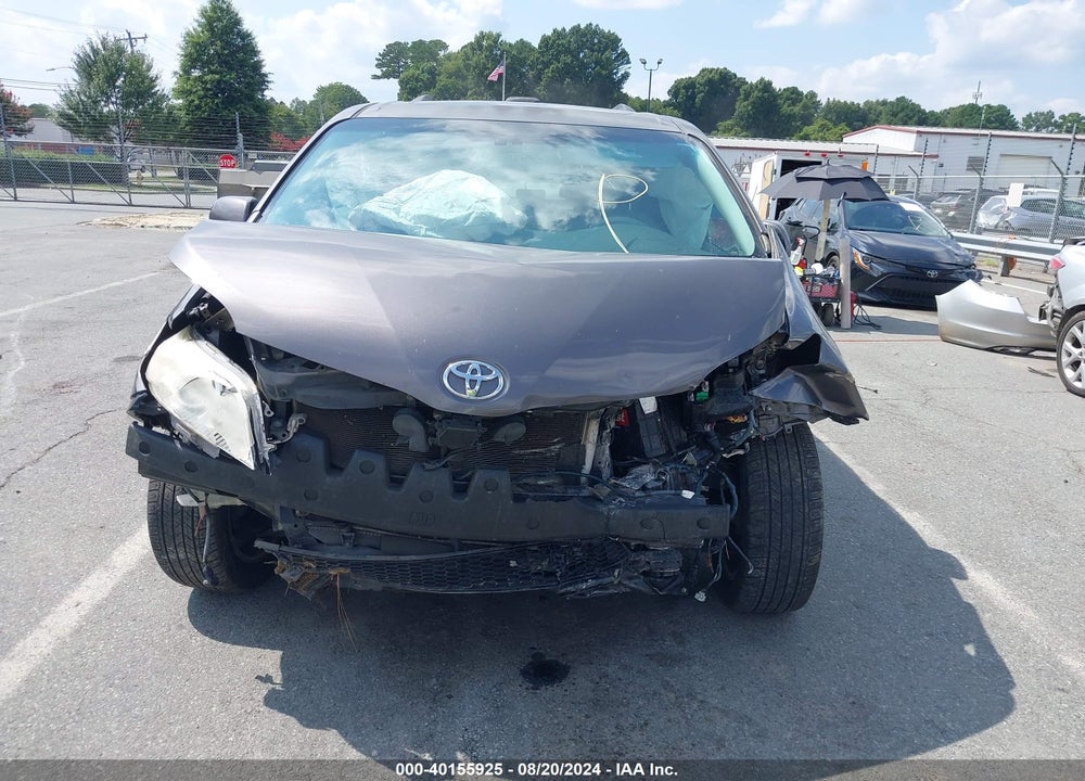 2012 TOYOTA SIENNA LIMITED V6 7 PASSENGER VIN: 5TDYK3DC4CS233920
