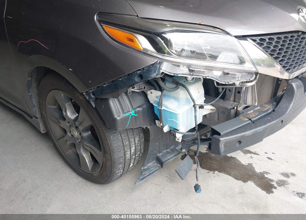 2015 TOYOTA SIENNA SE 8 PASSENGER VIN: 5TDXK3DC1FS591394