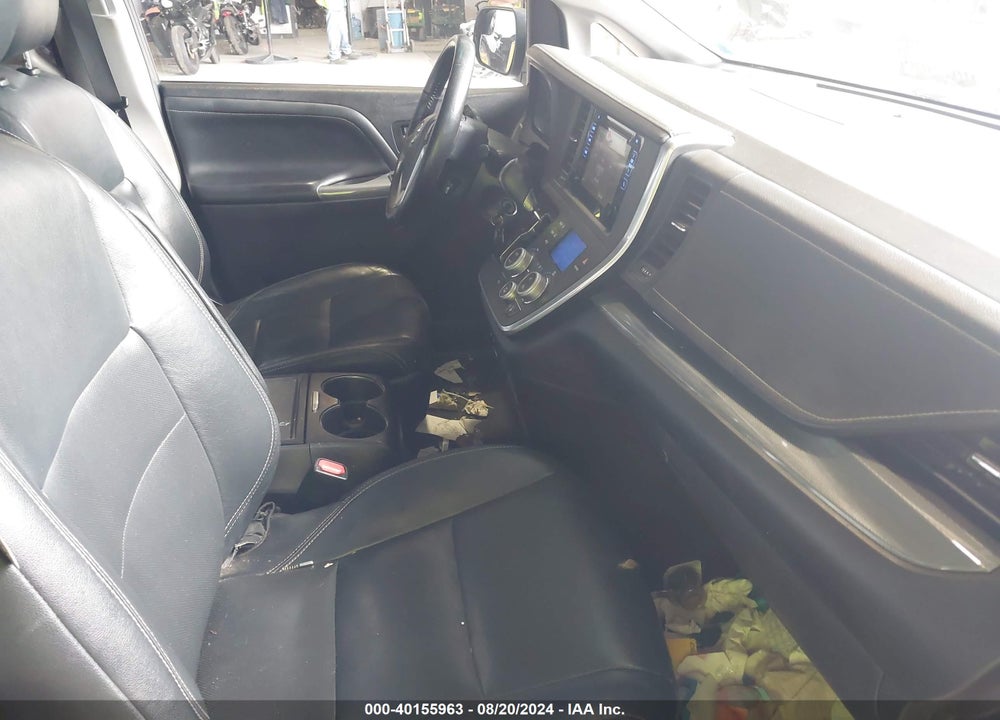 2015 TOYOTA SIENNA SE 8 PASSENGER VIN: 5TDXK3DC1FS591394