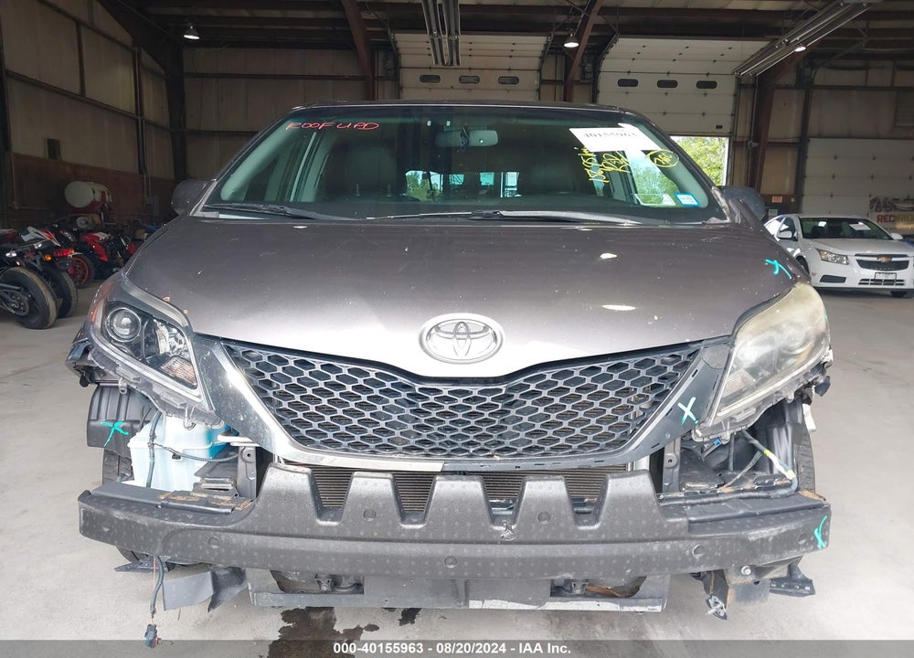 2015 TOYOTA SIENNA SE 8 PASSENGER VIN: 5TDXK3DC1FS591394