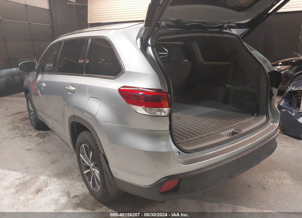 2017 TOYOTA HIGHLANDER XLE VIN: 5TDJZRFH5HS393658