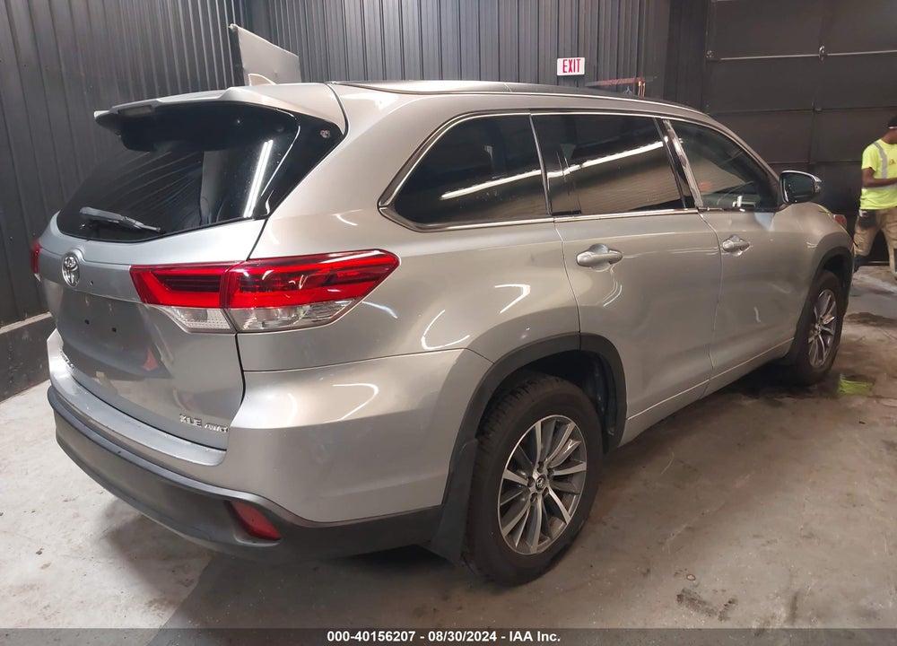 2017 TOYOTA HIGHLANDER XLE VIN: 5TDJZRFH5HS393658