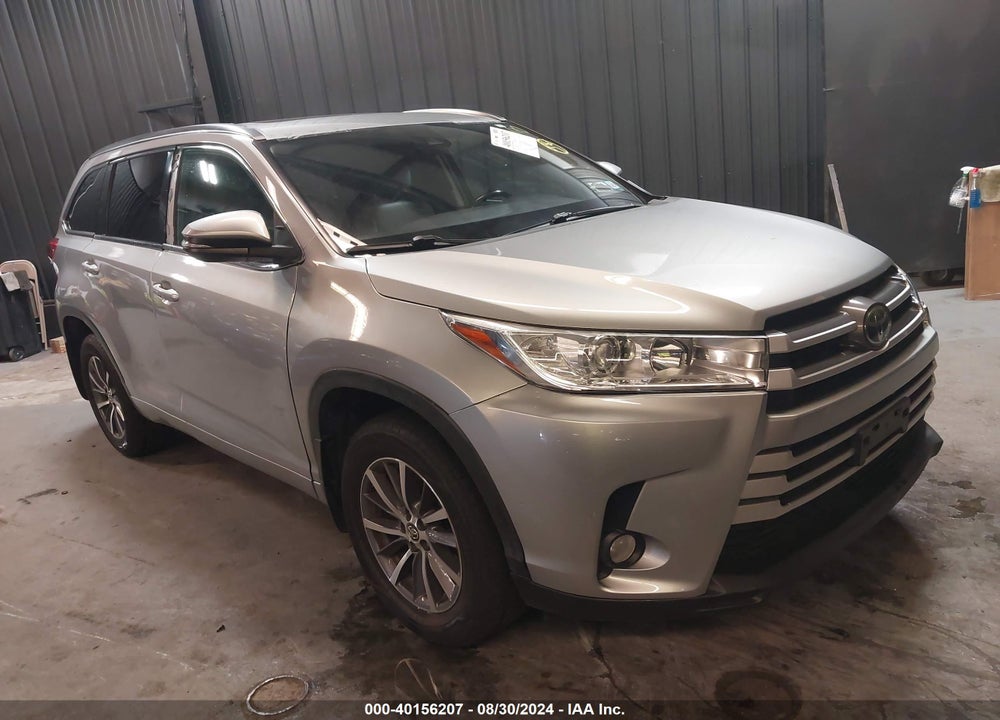 2017 TOYOTA HIGHLANDER XLE VIN: 5TDJZRFH5HS393658