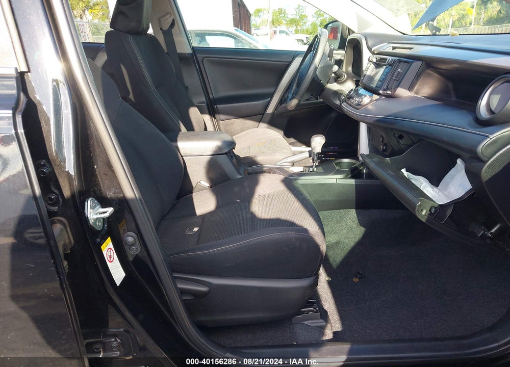 2018 TOYOTA RAV4 XLE VIN: 2T3WFREV1JW480581