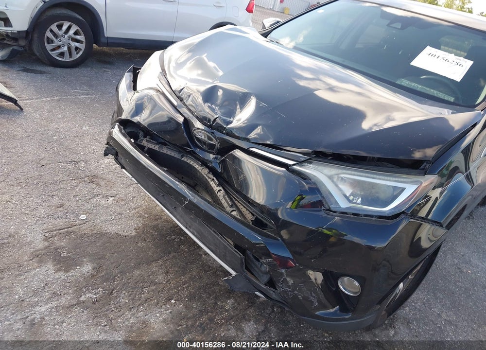 2018 TOYOTA RAV4 XLE VIN: 2T3WFREV1JW480581