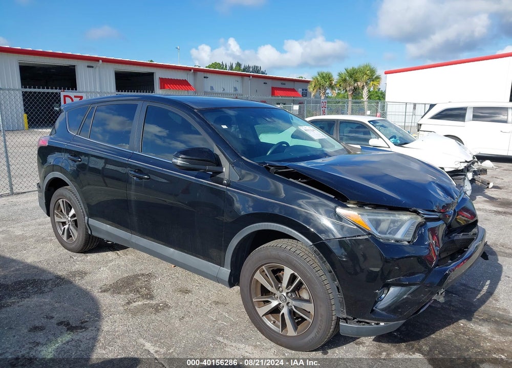 2018 TOYOTA RAV4 XLE VIN: 2T3WFREV1JW480581