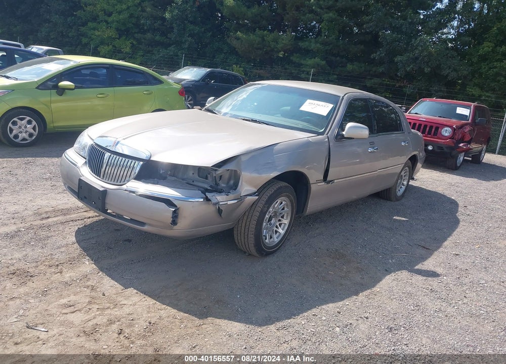 2000 LINCOLN TOWN CAR EXECUTIVE VIN: 1LNHM81W5YY924869