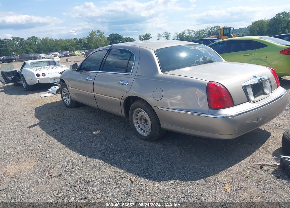2000 LINCOLN TOWN CAR EXECUTIVE VIN: 1LNHM81W5YY924869