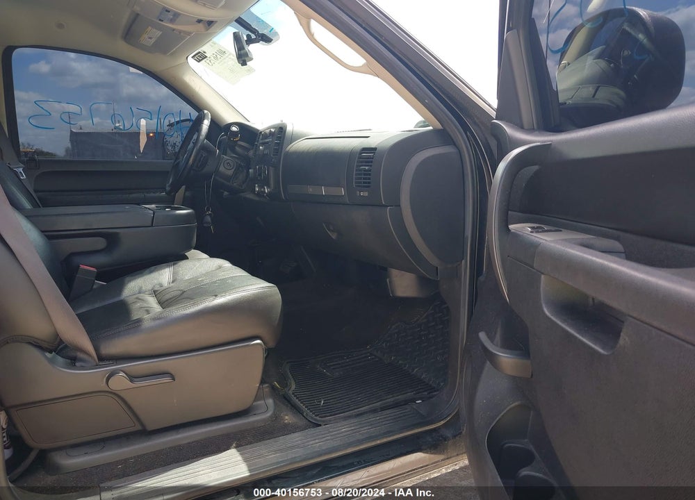 2011 CHEVROLET SILVERADO 1500 LT VIN: 1GCPKSE35BF163153