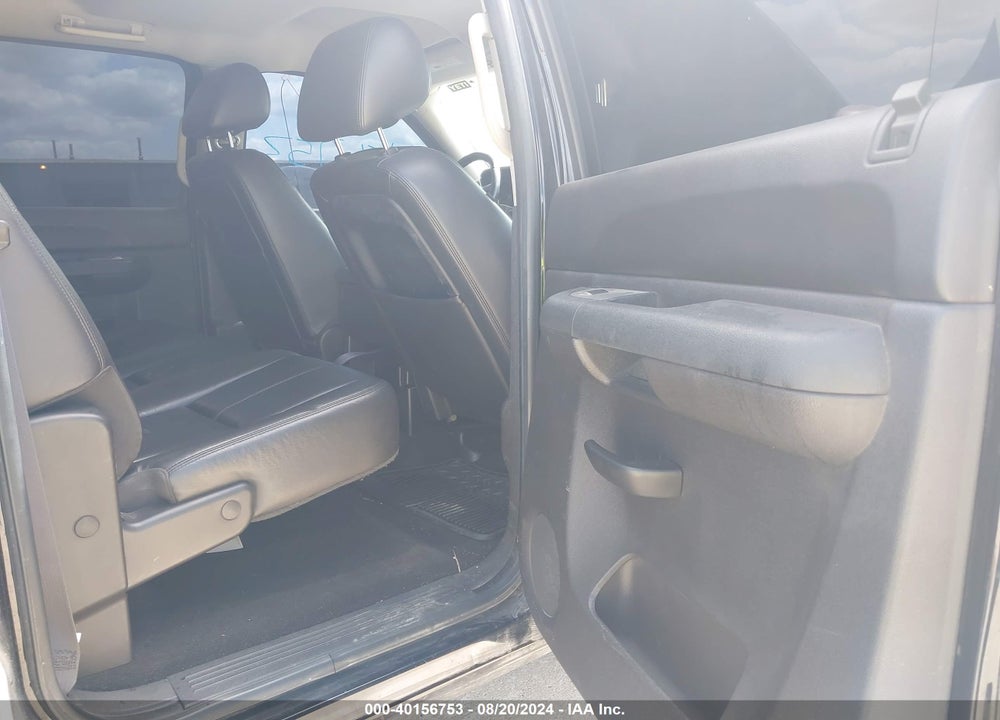 2011 CHEVROLET SILVERADO 1500 LT VIN: 1GCPKSE35BF163153