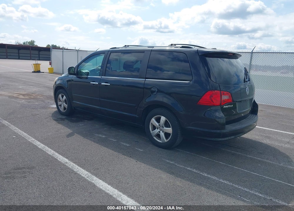2010 VOLKSWAGEN ROUTAN SEL PREMIUM VIN: 2V4RW6DX4AR295682