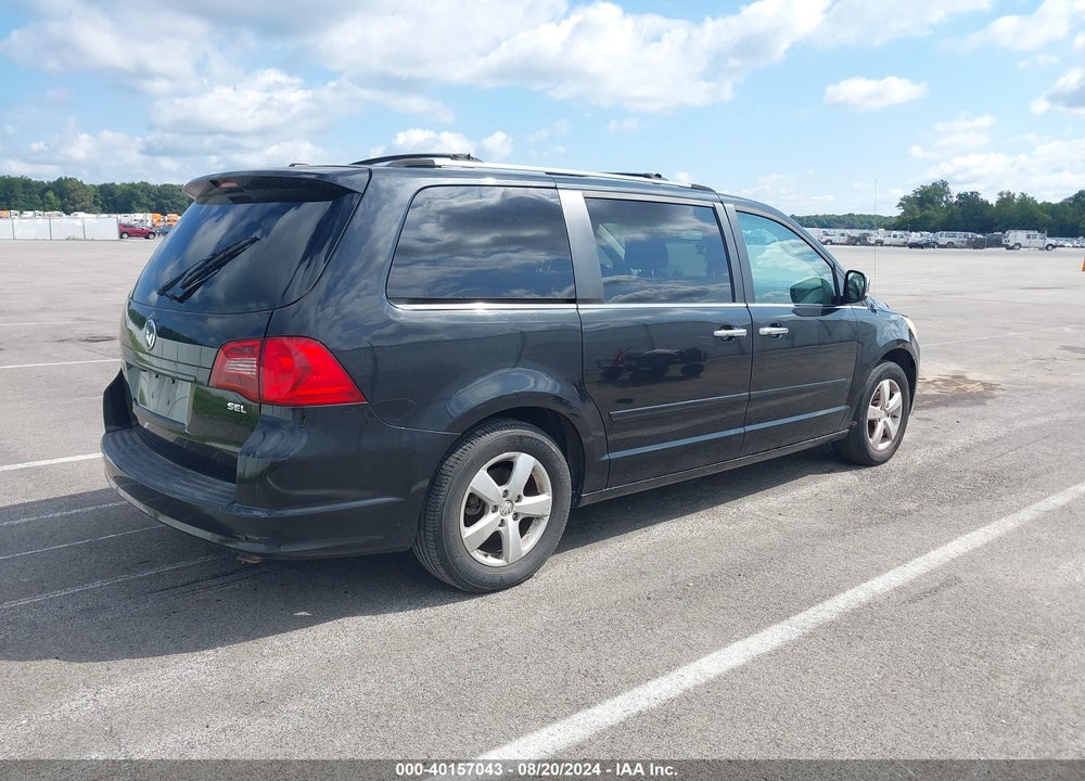 2010 VOLKSWAGEN ROUTAN SEL PREMIUM VIN: 2V4RW6DX4AR295682
