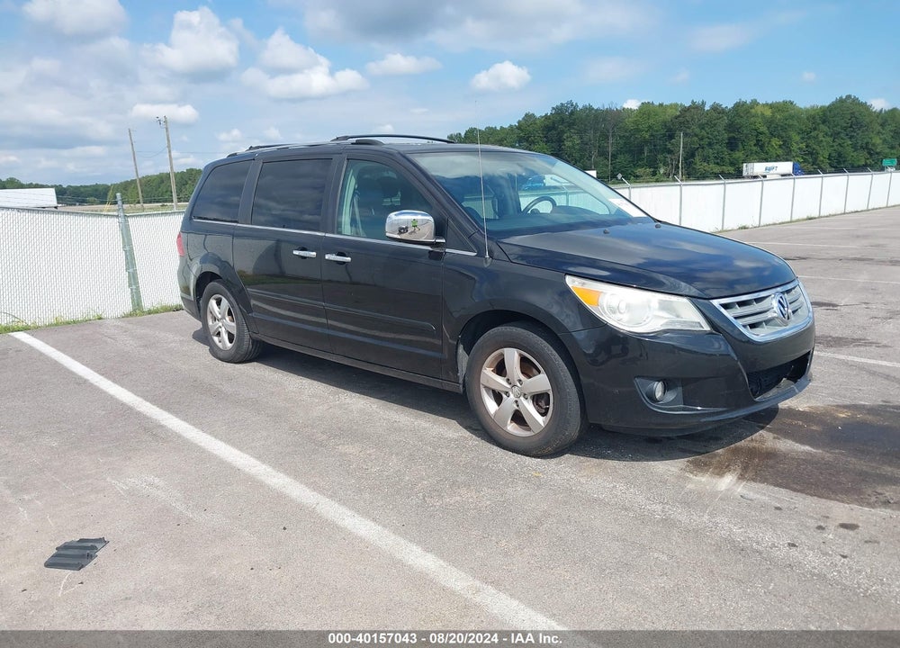 2010 VOLKSWAGEN ROUTAN SEL PREMIUM VIN: 2V4RW6DX4AR295682