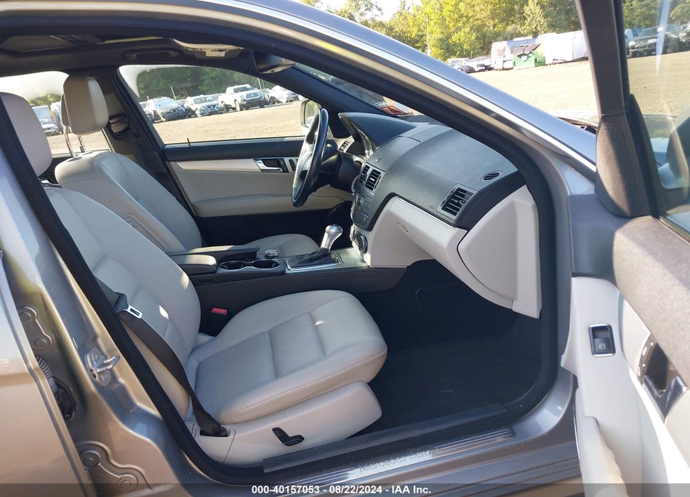 2009 MERCEDES-BENZ C 300 VIN: WDDGF81XX9R084155
