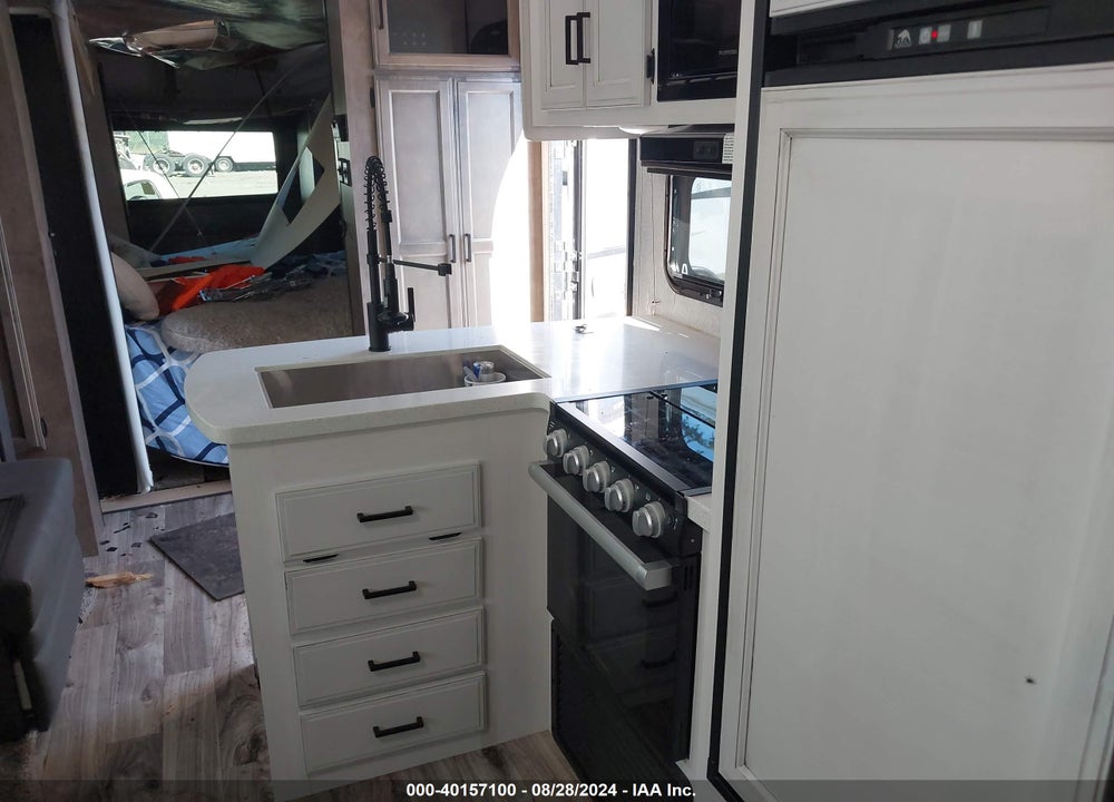 2022 VENTURE TOUR312VBH VIN: 4EZT13220N8110774