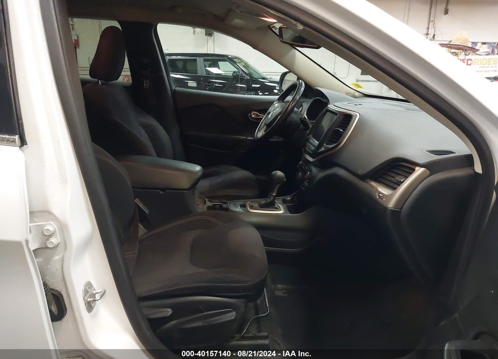 2015 JEEP CHEROKEE LATITUDE VIN: 1C4PJMCS1FW640627