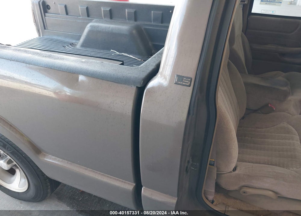 1998 CHEVROLET S-10 LS FLEETSIDE VIN: 1GCCS1441WK234218