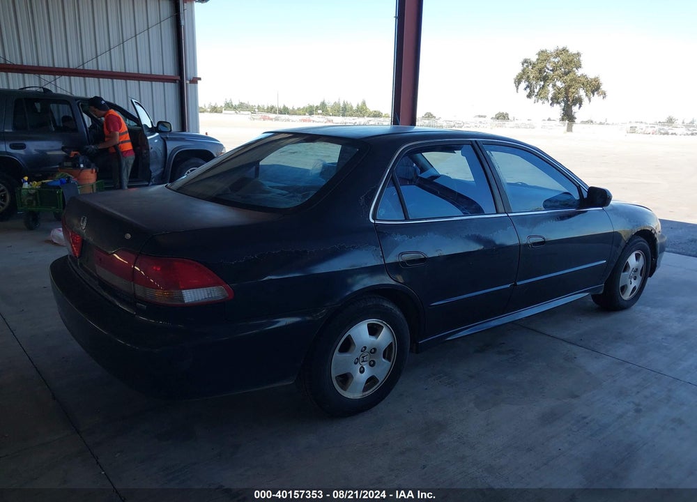 2001 HONDA ACCORD 3.0 EX VIN: 1HGCG16561A042784