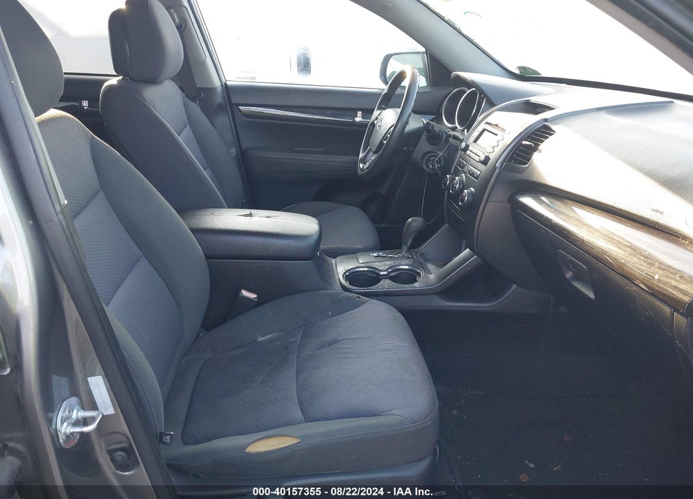 2012 KIA SORENTO LX VIN: 5XYKT3A16CG216121